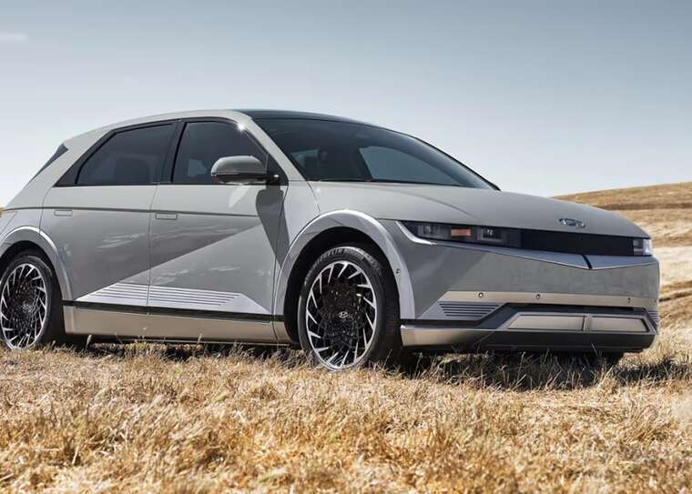 Помічниця керівника поліції Житомирщини купила Hyundai Ioniq 5 за 430 тисяч гривень при ринковій вартості в понад 1 мільйон Помічниця керівника поліції Житомирщини купила Hyundai Ioniq 5 за 430 тисяч гривень при ринковій вартості в понад 1 мільйон