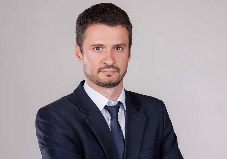 Голова ВРП Григорій Усик допоміг сину уникнути фронту, працевлаштувавши його в Нацгвардії Голова ВРП Григорій Усик допоміг сину уникнути фронту, працевлаштувавши його в Нацгвардії