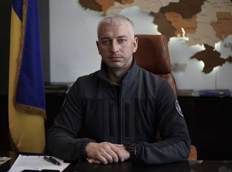 Розкіш на 100 тисяч доларів: Заступник прокурора Хмельниччини Максим Кутерга та його дружина придбали Porsche Cayenne і ділянку у Підгірцях Розкіш на 100 тисяч доларів: Заступник прокурора Хмельниччини Максим Кутерга та його дружина придбали Porsche Cayenne і ділянку у Підгірцях