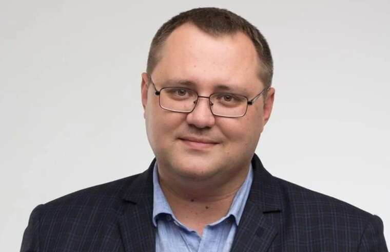 Розкішне життя на 60 тисяч гривень: Перший заступник голови Херсонської облради Соболевський раптово розбагатів на 3,5 мільйона і «забув» задекларувати Volkswagen тестя-пенсіонера Розкішне життя на 60 тисяч гривень: Перший заступник голови Херсонської облради Соболевський раптово розбагатів на 3,5 мільйона і «забув» задекларувати Volkswagen тестя-пенсіонера