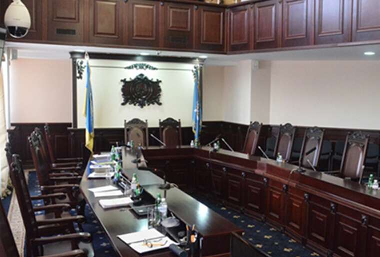 “Дисертації за 6 тисяч доларів”: Кандидат до ВККС Олександр Короленко сам зізнався у плагіаті та продажу наукових робіт суддям “Дисертації за 6 тисяч доларів”: Кандидат до ВККС Олександр Короленко сам зізнався у плагіаті та продажу наукових робіт суддям