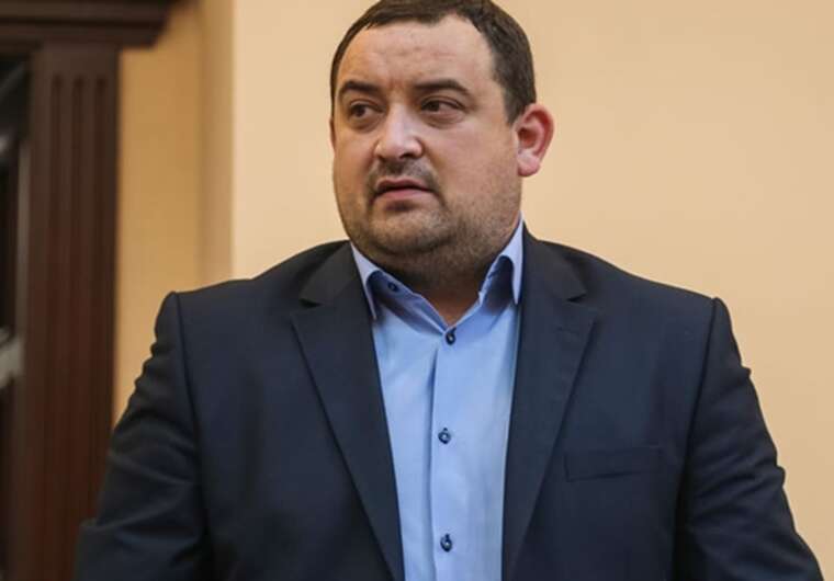 Справа нардепа Кузьміних про хабар 558 тисяч гривень не може завершитися 3 роки через систематичні неявки обвинуваченого та його захисників Справа нардепа Кузьміних про хабар 558 тисяч гривень не може завершитися 3 роки через систематичні неявки обвинуваченого та його захисників