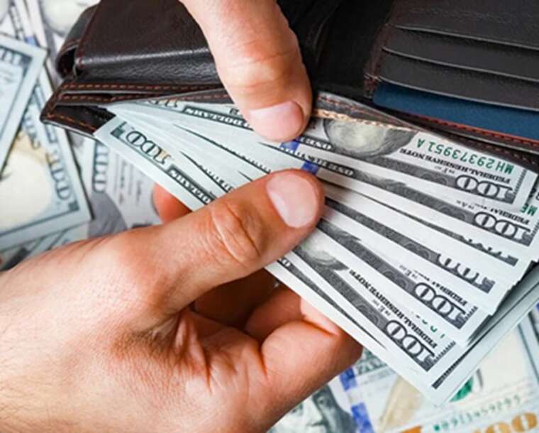 «Родинний автопарк» полковника Дмитрука: як директор «Монтажник-Україна» оформлював майно на близьких з доходами у кілька тисяч гривень