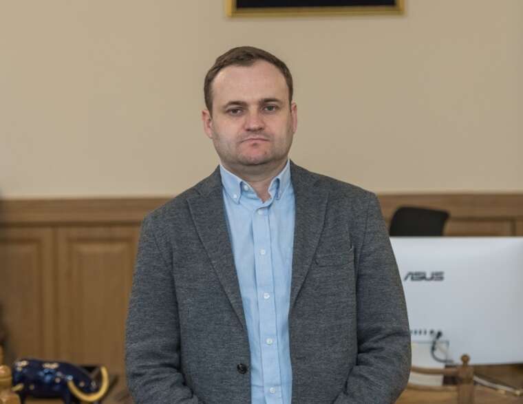 Віцепрем’єр Олексій Кулеба отримав у подарунок від матері квартиру в Києві за 8 мільйонів гривень Віцепрем’єр Олексій Кулеба отримав у подарунок від матері квартиру в Києві за 8 мільйонів гривень