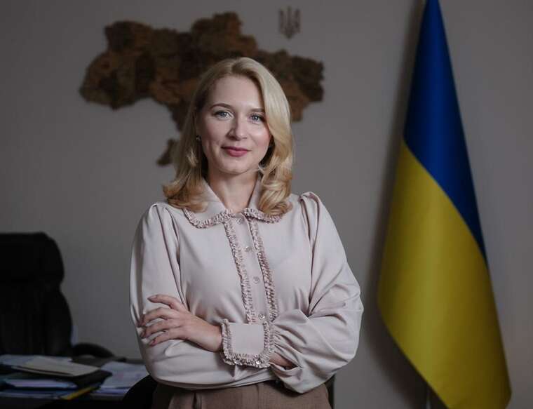 Юлія Жовтяк із Держцентру зайнятості живе на широку ногу під час війни: корпоратив за 100 тисяч і «золотий» клінінг