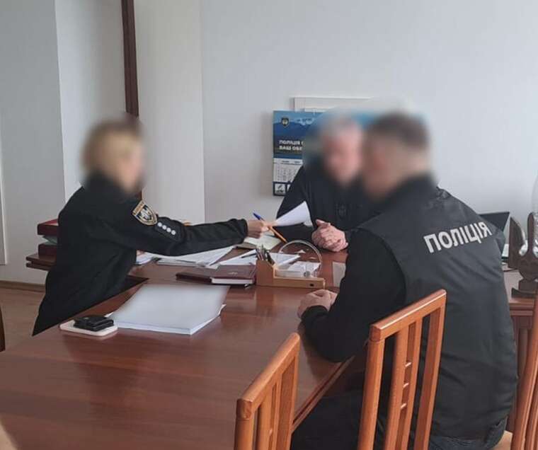 “Відкат” на хірургічних інструментах: на Житомирщині затримали гендиректора лікарні за хабар у 125 тисяч гривень