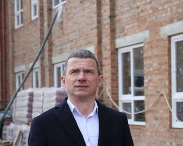 Вето на паузі: як Садовий та депутати «дозволили» родині Доманського забудувати Брюховичі Вето на паузі: як Садовий та депутати «дозволили» родині Доманського забудувати Брюховичі