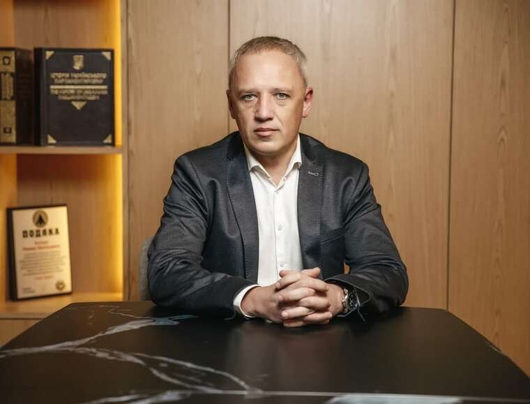 Мер Чернівці Роман Клічук задекларував понад 5 мільйонів гривень готівки Мер Чернівці Роман Клічук задекларував понад 5 мільйонів гривень готівки