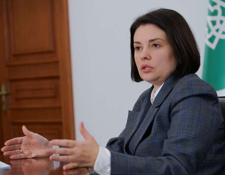 Очільниця ДПС Карнаух задекларувала зарплату в 1,5 мільйона гривень та готівку в доларах і гривнях Очільниця ДПС Карнаух задекларувала зарплату в 1,5 мільйона гривень та готівку в доларах і гривнях