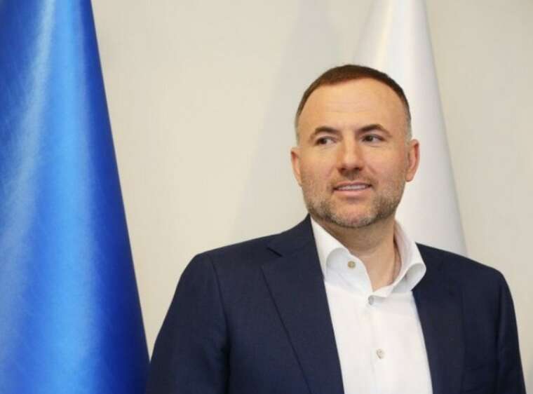 Підсанкційний олігарх Фукс повернув контроль над активами у Козині вартістю 213 мільйонів гривень Підсанкційний олігарх Фукс повернув контроль над активами у Козині вартістю 213 мільйонів гривень
