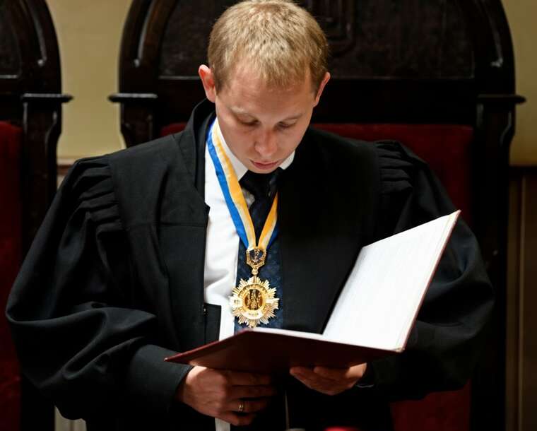 З детективів БЕБ у судді апеляції: кандидат з негативним висновком доброчесності Мікулін претендує на мантію