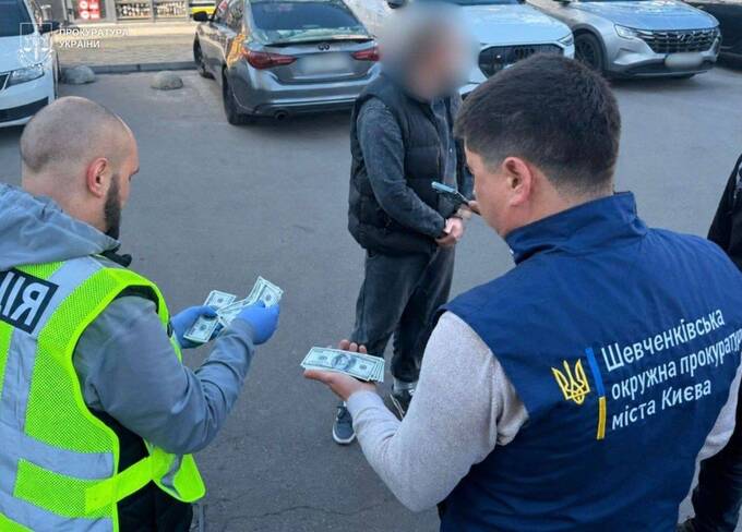 Спецоперація в столиці: мешканець Черкащини вимагав мільйон за статус капелана для ухилянта