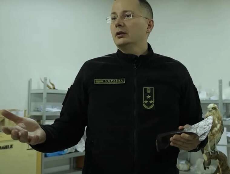 «Вічна реабілітація» київського митника Дірочки: 12 років у спецбудинку та безкоштовне життя у маєтку брата «Вічна реабілітація» київського митника Дірочки: 12 років у спецбудинку та безкоштовне життя у маєтку брата