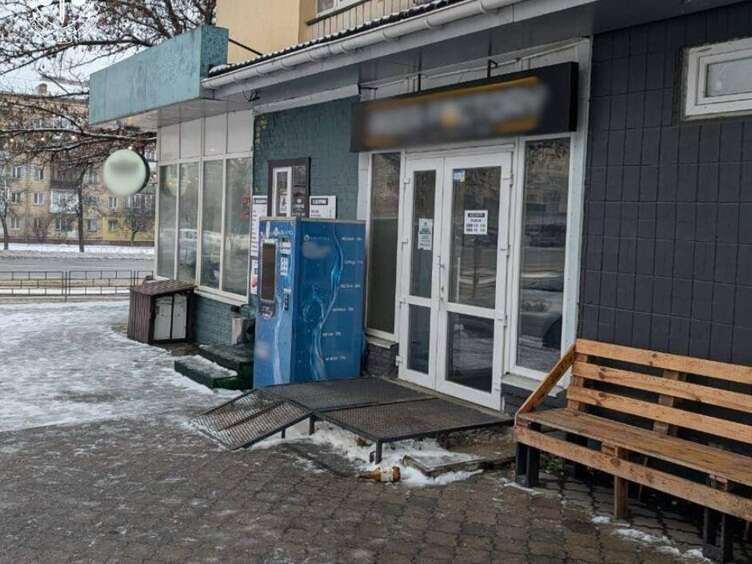 У Києві ексінспектора РДА судитимуть за вимагання 1500 доларів хабаря у власника водоматів