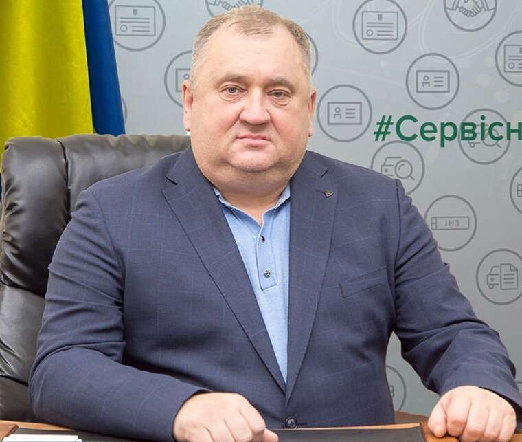 Вантажівки, причепи та чужа квартира: що приховує в декларації очільник сервісного центру МВС Черкас Вячеслав Качур Вантажівки, причепи та чужа квартира: що приховує в декларації очільник сервісного центру МВС Черкас Вячеслав Качур